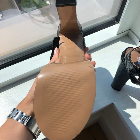 *NEW* Steve Madden Black Snakeskin Heels - Picture 5 of 6